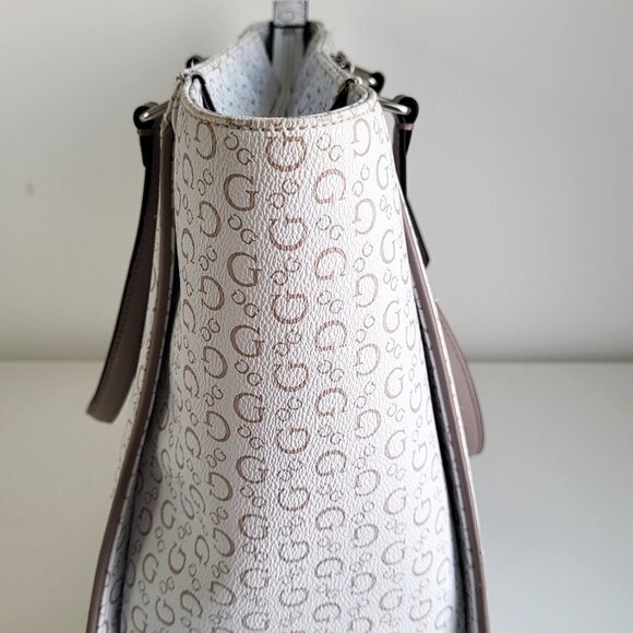 GUESS Logo Print Tote Bag - Picture 8 of 9